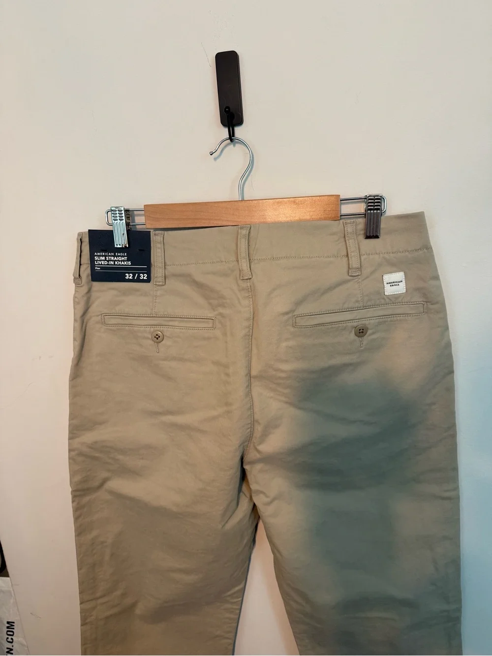 American Eagle Slim Straight Lived-In Khakis 32/32
